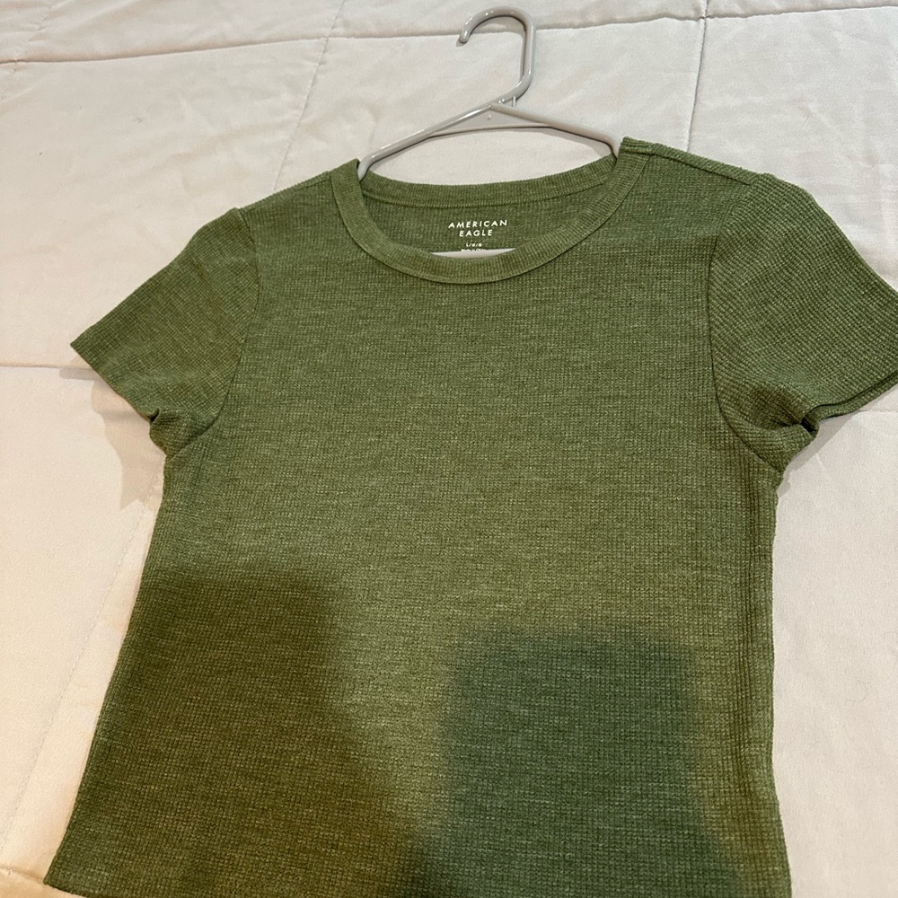 American Eagle Outfitters Green Fitted Crop Top with Crew Neck and Short Sleeves